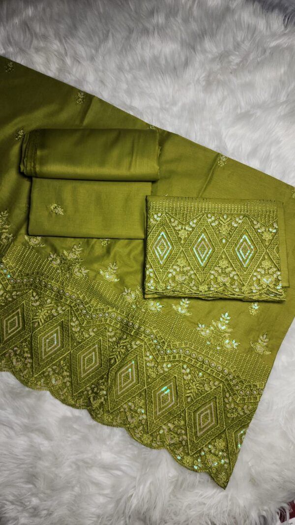 Embroidered lawn 2 piece